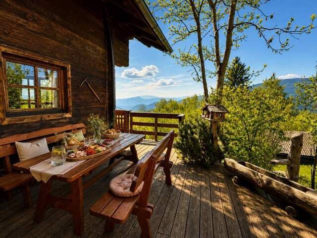 Immobilie in Afritz - Ferienhaus - Exklusives Alm Chalet in Kärnten Tradition und Moderne - Bild 1