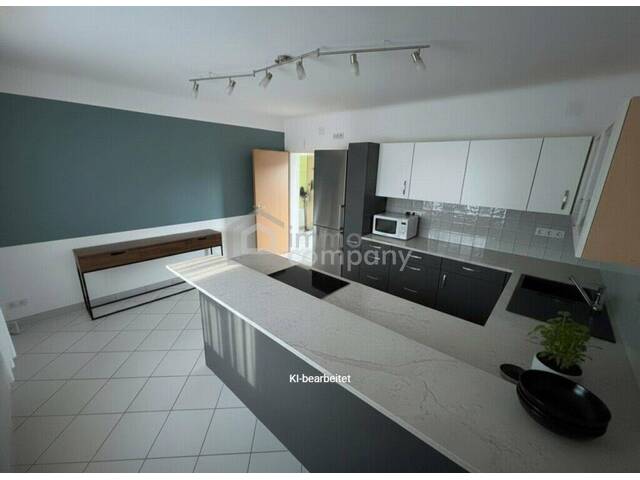 Immobilie in Lassee - Wohnkomfort! Modernisiertes Einfamilienhaus auf Doppelgrundstück in Lassee, Garten, Carport & Salzwasserpool! - Bild 1