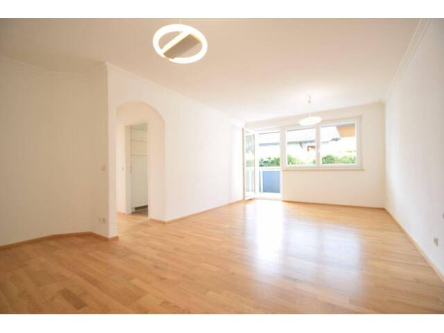 Immobilie in Oberndorf bei Salzburg - OBERNDORF - Gediegene 3 Zimmer Wohnung mit Balkon und Gartennutzung - Bild 0
