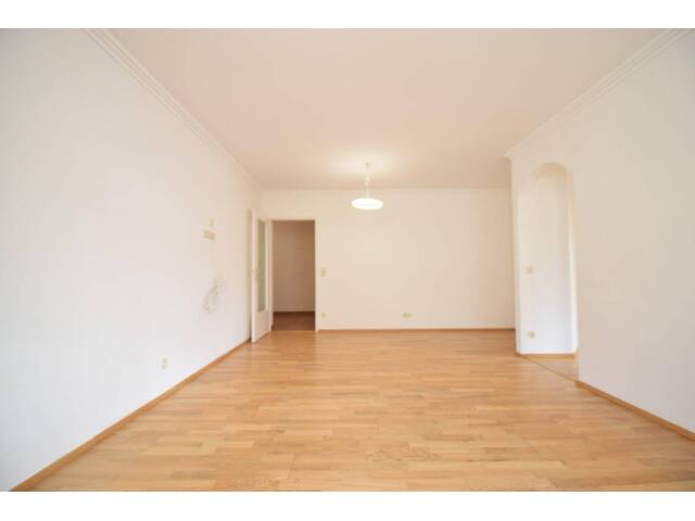 Immobilie in Oberndorf bei Salzburg - OBERNDORF - Gediegene 3 Zimmer Wohnung mit Balkon und Gartennutzung - Bild 2