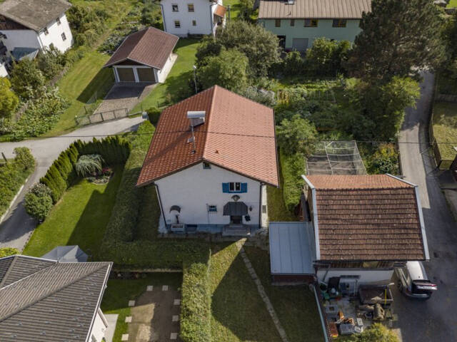 Immobilie in Oberhofen im Inntal - Einfamilienhaus in herrlich sonniger Dorflage zum Sanieren - Bild 1