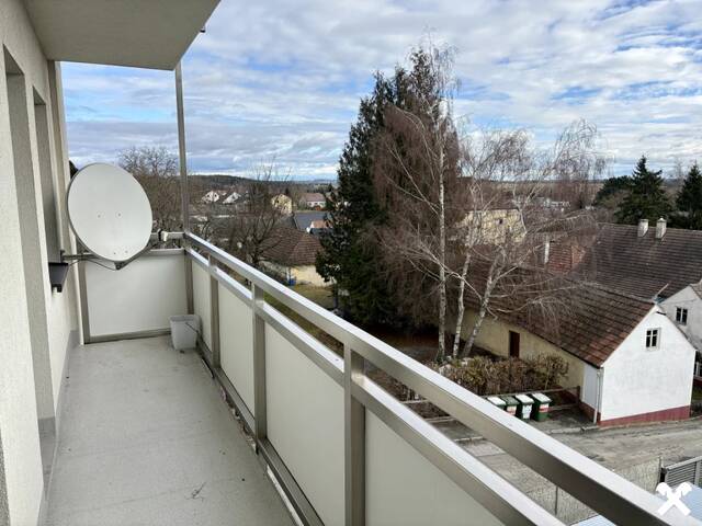 Immobilie in Groß-Siegharts - Helle 3-Zimmer-Wohnung mit Balkon - Bild 2