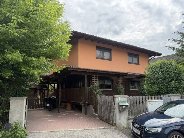 Immobilie in Sieghartskirchen - Charmantes Familienhaus mit Pool, Gartenhaus & Niedrigenergie-Aufstockung in ruhiger Lage - Bild 0