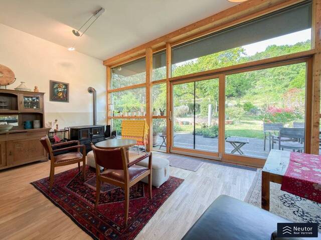 Immobilie in Pfaffstätten - EINZIGARTIGES EINFAMILIENHAUS MIT GROSSEM GARTEN -NATURPOOL - LUFTWÄRME PUMPE - GRÜNBLICK - Bild 1
