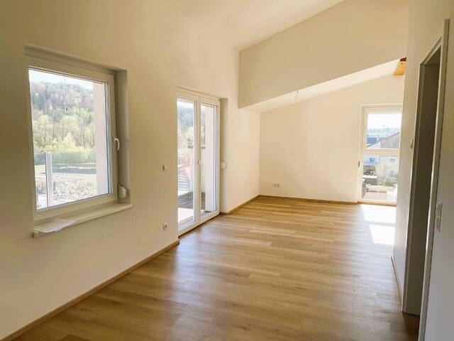 Immobilie in Hart bei Graz - Erstbezug! 3-Zi-2.OG Wohnung, PV, Luftwärmepumpe, überdachter Balkon mit Aussicht, ein Parkplatz in ruhiger Stadtrandlage von Hart bei Graz. - Bild 2