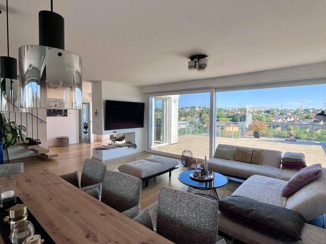 Immobilie in Mattersburg - REPRÄSENTATIVES PENTHOUSE-JUWEL: Luxuriöses Dachgeschoss-Maisonette-Traum mit grandiosem Weitblick - Bild 1