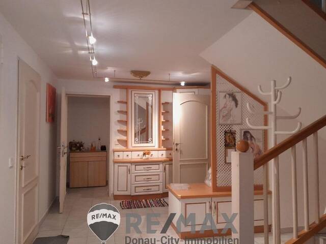 Immobilie in Hornstein - Exklusives Einfamilienhaus mit Pool! - Bild 2