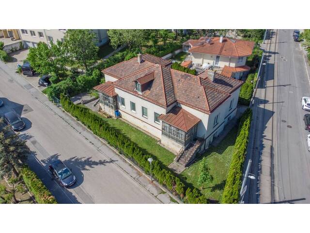 Immobilie in Perchtoldsdorf - Sanierungsbedürftige Wienerwald-Villa mit 2 Wohnungen - Grenze zu Rodaun - Bild 1