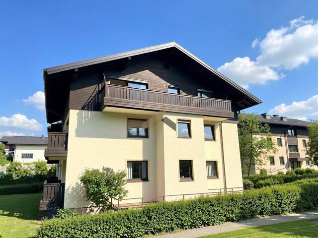 Immobilie in Henndorf - Charmante Dachgeschosswohnung mit Balkon nahe Wallersee - Bild 0