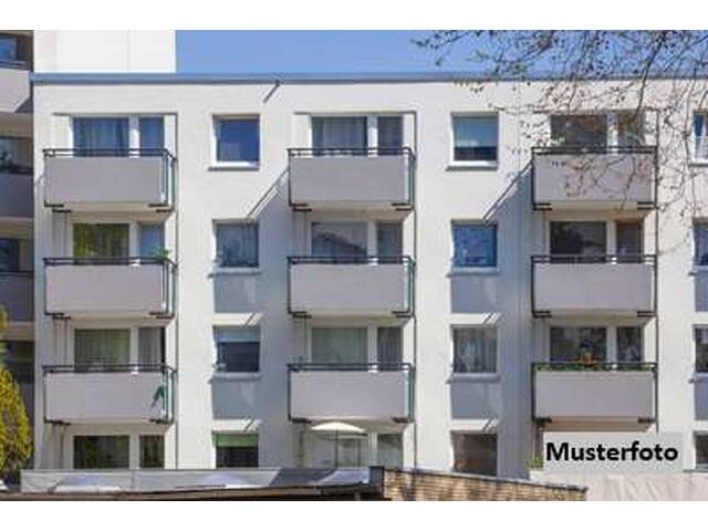 Immobilie in Martinsberg - Wohnhaus mit 5 Einheiten und integrierter Garage - Bild 0