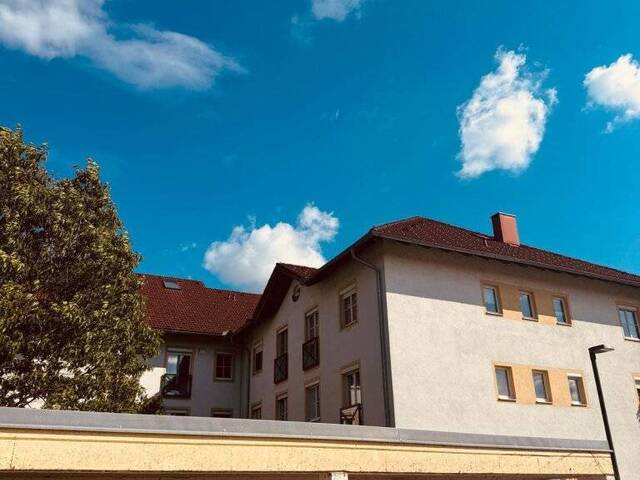 Immobilie in Eferding - Eferding: Gepflegte 2-Zimmer-Wohnung mit Loggia, Gartenanteil & Carport - Bild 1
