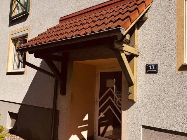 Immobilie in Eferding - Eferding: Gepflegte 2-Zimmer-Wohnung mit Loggia, Gartenanteil & Carport - Bild 4