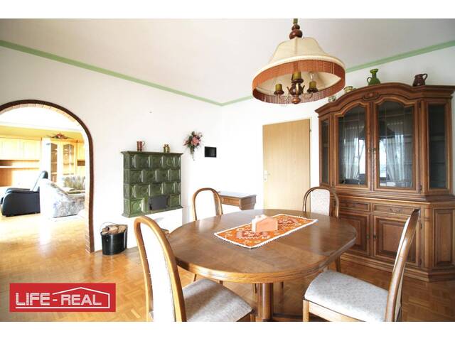 Immobilie in Kopfing im Innkreis - Haus mit Charakter: Fernsicht, Großzügigkeit und 2.000 m² Grundstück mit Erweiterungspotenzial - Bild 1