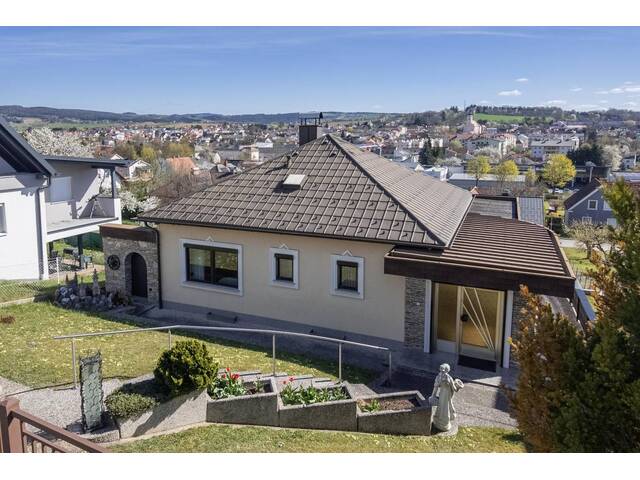 Immobilie in Pinkafeld - Einfamilienhaus in ruhiger Siedlungslage - mit herrlichem Weitblick - Bild 0