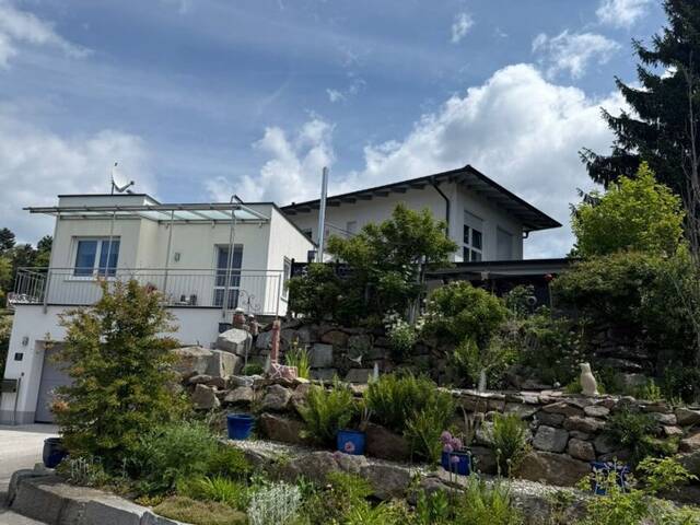 Immobilie in Gramastetten - Neuwertiges ARCHITEKTEN HANGHAUS in sonniger TOPLAGE mit GRÜNBLICK in die Ferne - Bild 1