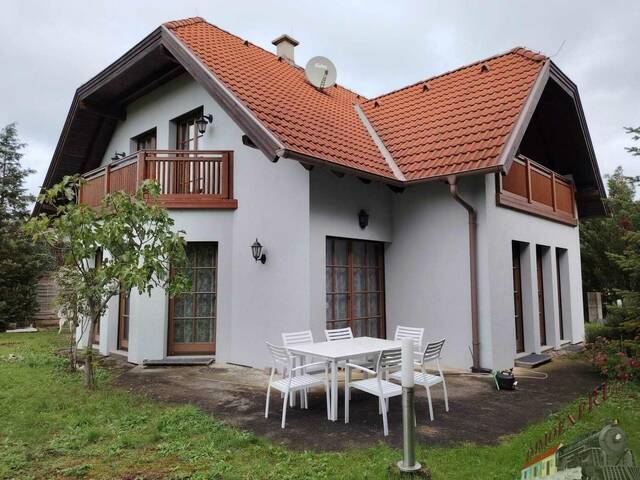 Immobilie in Schönau an der Triesting - Großzügig gebautes Einfamilienhaus (Baumeisterhaus) auf 950m² Grund - nur ca. 25min nach Wien! - Bild 0