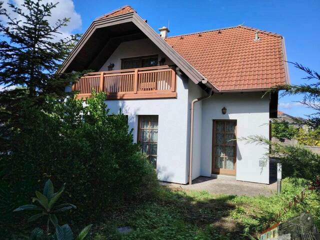 Immobilie in Schönau an der Triesting - Großzügig gebautes Einfamilienhaus (Baumeisterhaus) auf 950m² Grund - nur ca. 25min nach Wien! - Bild 2