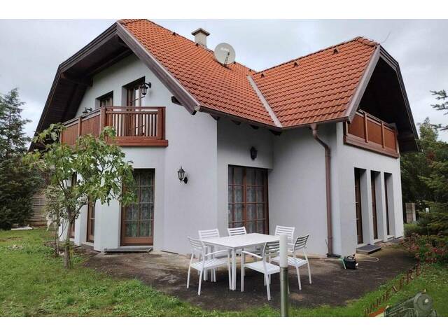 Immobilie in Schönau an der Triesting - Großzügig gebautes Einfamilienhaus (Baumeisterhaus) auf 950m² Grund - nur ca. 25min nach Wien! - Bild 3
