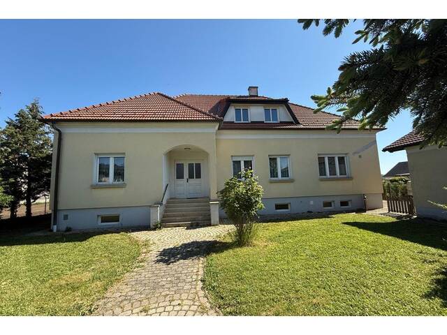 Immobilie in Zurndorf - 7.337 m2 Mehrfamilienhaus, zwei Wohneinheiten, Doppelgarage, großer Garten, mit angrenzender Landwirtschaftlicher Fläche - Bild 3