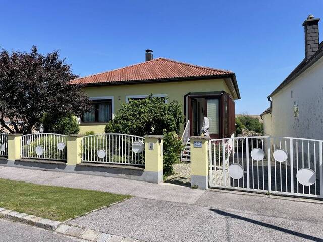 Immobilie in Zillingtal - TOP-GEPFLEGTES EINFAMILIEN-HAUS MIT BEZAUBERNDEM ZIERGARTEN - GARAGE/WERKSTATT - ROHDACHBODEN - SAUNA! - Bild 0
