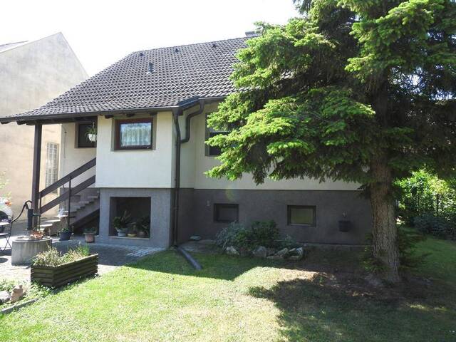 Immobilie in Wienerherberg - gepflegtes Einfamilienhaus mit großem Garten - Bild 0