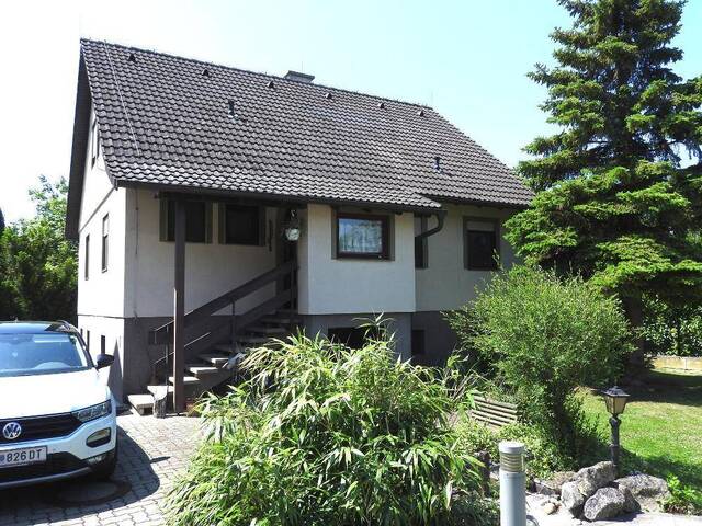 Immobilie in Wienerherberg - gepflegtes Einfamilienhaus mit großem Garten - Bild 1
