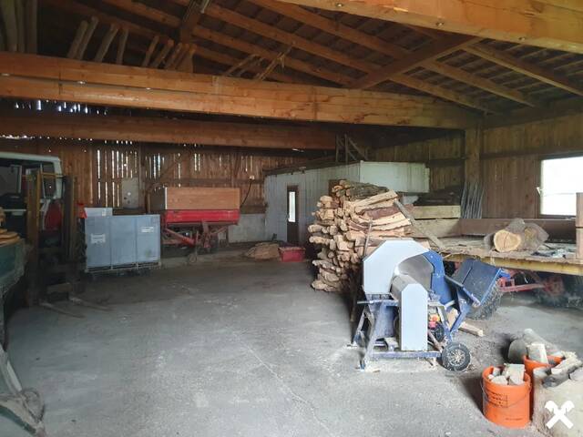 Immobilie in Haigermoos - 2,8 ha Grünland + Wohnhaus + umgebautem Stall + vielfältigem Gebäudebestand - Bild 4