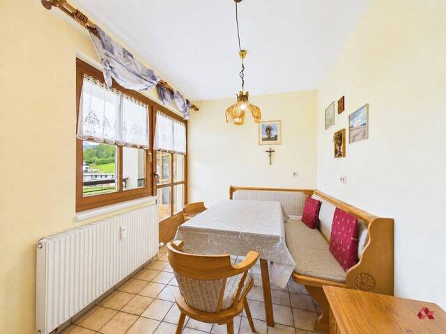 Immobilie in Schwoich - Sonnige 3-Zimmer-Wohnung mit 2 Balkonen, Kachelofen & Tiefgarage - Bild 3
