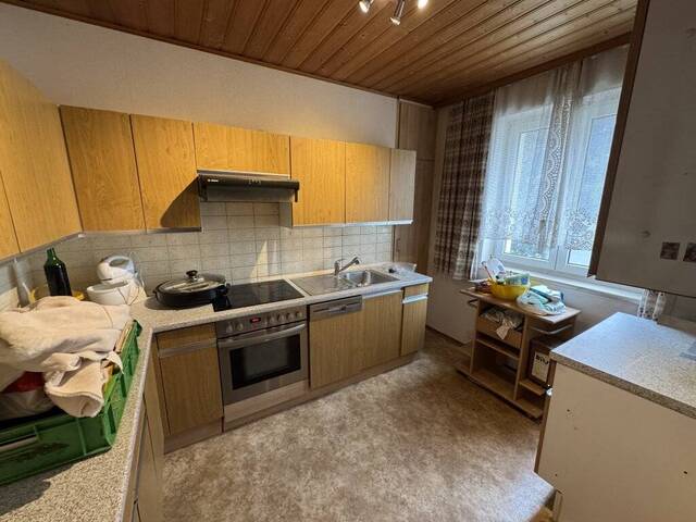Immobilie in Wattens - Günstige 3-Zi-Wohnung in Wattens mit Balkon und Garage zum Sanieren - Bild 2