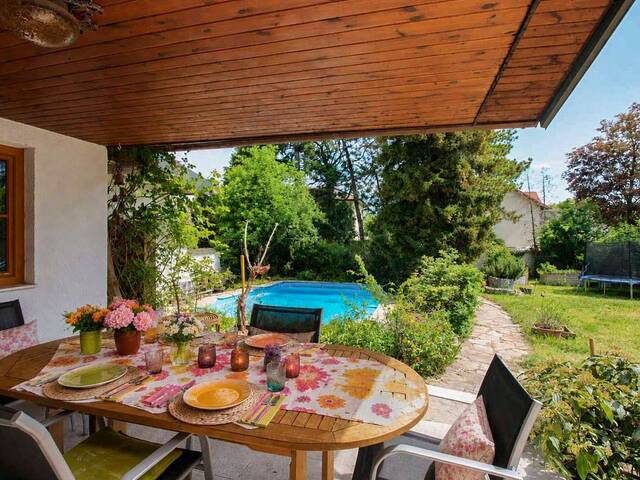 Immobilie in Stockerau - Familienparadies in Stockerau: großzügiges Haus mit Pool, traumhaftem Garten & Top Raumaufteilung - Bild 1
