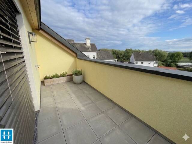 Immobilie in Pupping - Wohnen mit Flair - 86 m² Dachgeschosswohnung mit großer Terrasse in Pupping - Bild 0