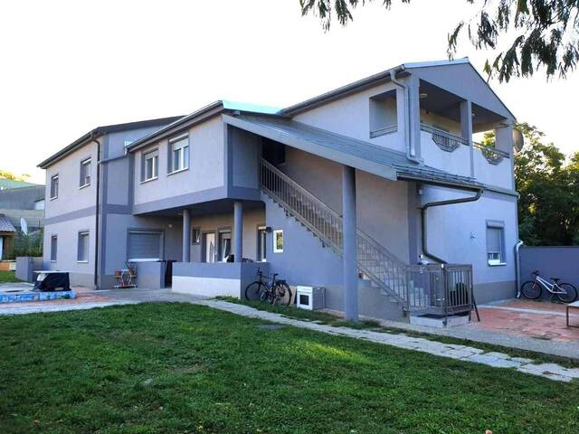 Immobilie in Deutsch-Wagram - ZWEIFAMILIENHAUS MIT VIEL PLATZ, PHOTOVOLTAIK & TOP-INFRASTRUKTUR - Bild 0