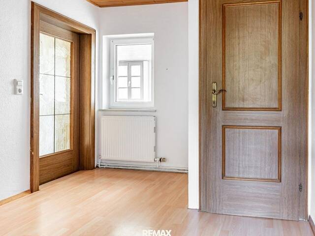Immobilie in Perg - Schlafendes Schmuckstück mit Potenzial - Einfamilienhaus mit Wintergarten, Garage und schönem Garten in ruhiger Siedlungslage - Bild 2