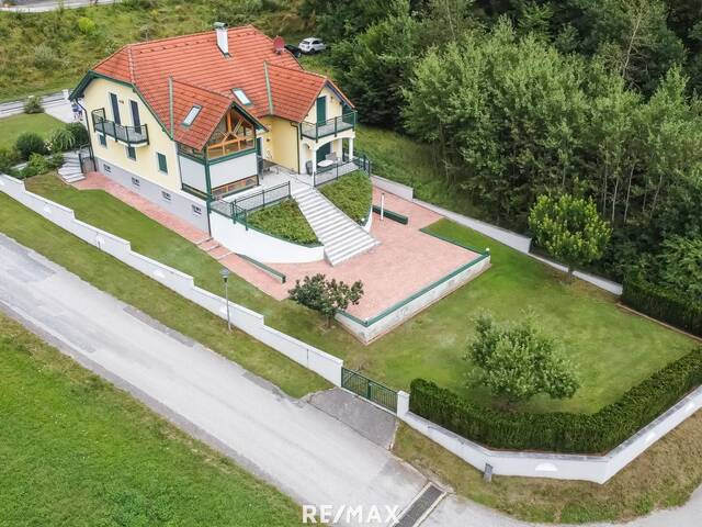 Immobilie in Krumau am Kamp - Exklusives Domizil am Kamptalstausee - Bild 0