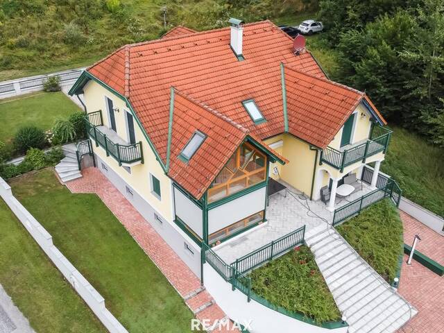 Immobilie in Krumau am Kamp - Exklusives Domizil am Kamptalstausee - Bild 1
