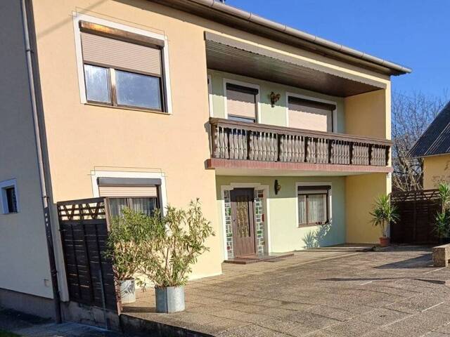 Immobilie in Waidendorf - Einfamilienhaus mit großem Grundstück und Nebengebäude in traumhaft ruhiger Lage - Bild 1