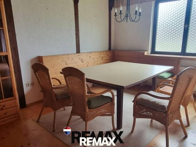 Immobilie in Seewalchen am Attersee - Charmantes Einfamilienhaus mit großem Potenzial in Seenähe am Attersee - Bild 1