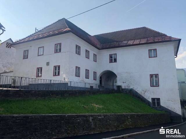 Immobilie in Ferlach - Historisches Miklitschhaus in Ferlach – Denkmalgeschütztes Ensemble mit außergewöhnlichem Entwicklungspotenzial - Bild 1