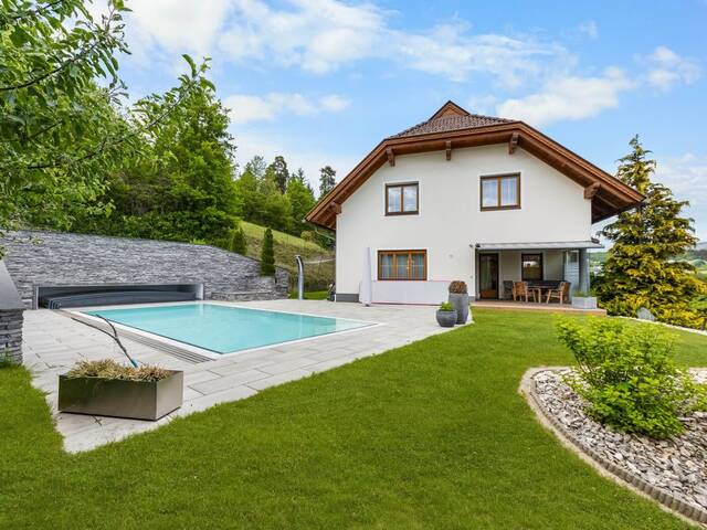 Immobilie in Althofen - Exklusives Wohnhaus mit Pool, Gartenparadies und traumhafter Aussicht in Althofen - Bild 2