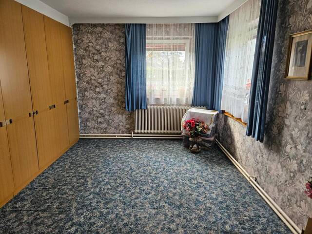 Immobilie in Hagenbrunn - Haus mit viel Nebenflächen Garage, Werkstatt und Co - Bild 3