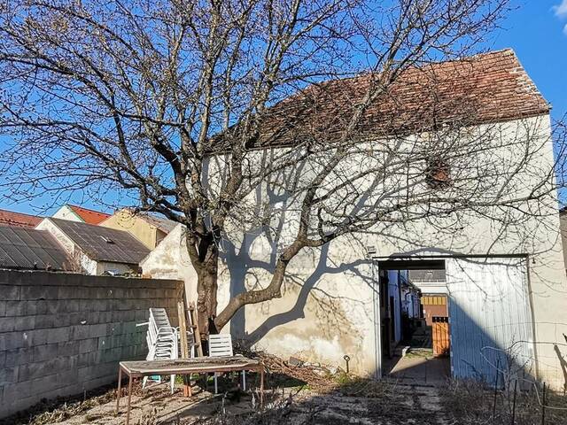 Immobilie in Großhöflein - TRADITIONELLER STRECKHOF MIT GARTEN, SCHEUNE UND ZWEITER ZUFAHRT - BAURESERVE - Bild 1