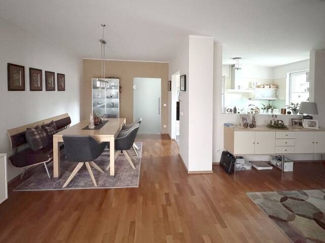 Immobilie in Wels - Außergewöhnlich gut gepflegte Wohnung mit Reihenhauscharakter - Bild 1