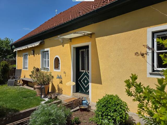Immobilie in Kottschallings - Stilvoll saniertes Landhaus mit besonderer Ausstrahlung - Bild 0