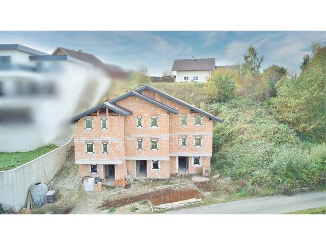 Immobilie in Pischelsdorf - Reihenhaus-Projekt in Pischelsdorf bei Mattighofen!! Rohbau bereits fertig! - Bild 1