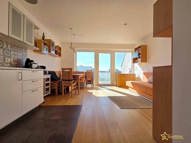 Immobilie in Gerasdorf - SENSATIONSPREIS! LICHTDURCHFLUTETE DACHGESCHOSSWOHNUNG MIT TERRASSE, TIEFGARAGENPLATZ & PERFEKTEM GRUNDRISS – NUR 400 METER BIS WIEN! - Bild 3