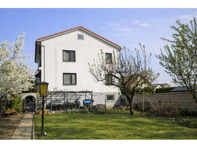 Immobilie in Eggendorf - Großzügiges 2 Familienhaus mit 2 separaten Wohneinheiten - Bild 2