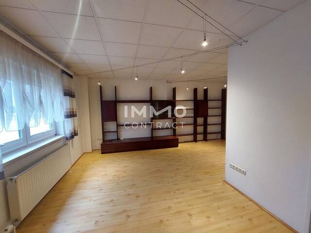 Immobilie in Wels - Flexibel nutzbares Wohhhaus mit getrennten Eingängen - ideal für große Familien oder Wohnung & Arbeiten - Bild 2