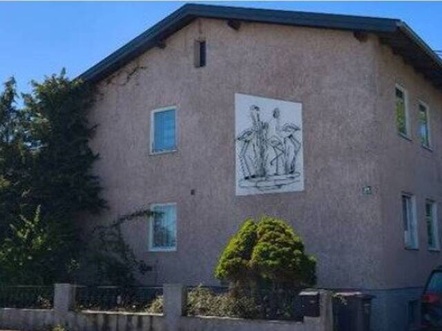 Immobilie in Braunau am Inn - Großzügiges 16-Zi-Haus in Braunau, 200m², Garten, Garage +Pool ! - Bild 0