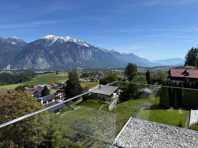 Immobilie in Grinzens - Sportler-Highlight! Traumhafte 4-Zimmer Gartenwohnung mit Terrasse im Mittelgebirge - Bild 0