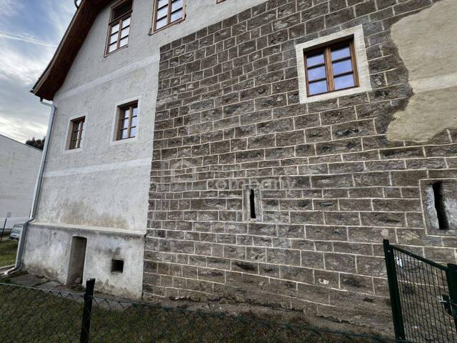 Immobilie in Micheldorf - Charakterstark & bezugsfertig: Historisches Herrenhaus mit Raum zur Entfaltung - Bild 2